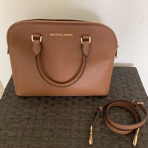 NWOT! Michael Kors Cindy Large Dome Satchel Bag